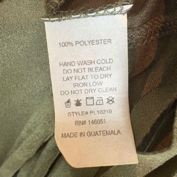 Faith and Joy Green Faux Suede Sleeveless Open Front Cardigan with Fringe Hem - Picture 12 of 16